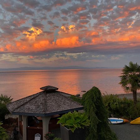 Qualicum Breeze Beach Resort Bowser Exterior photo