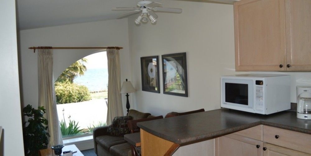 Qualicum Breeze Beach Resort Bowser Exterior photo