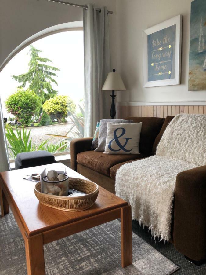 Qualicum Breeze Beach Resort Bowser Exterior photo